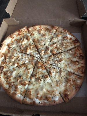 White pizza with chicken