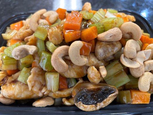 Chicken With Cashews