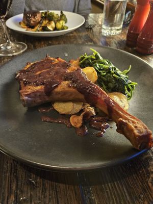 Tomahawk pork chop