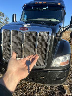 All keys lost 2021 Peterbilt.