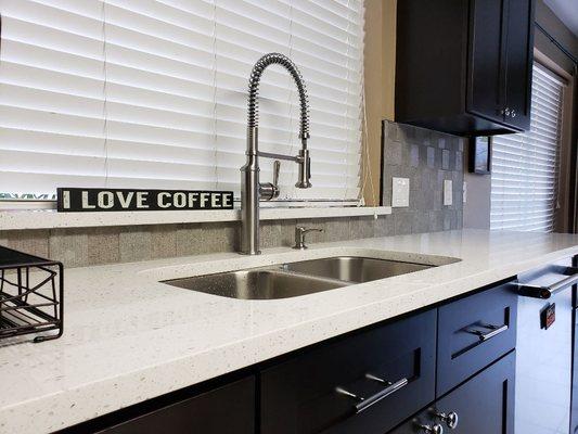 Irving Tx full kitchen remodel with quartz countertop, undermount sink, backsplash, all new cabinets, removal of all old kitchen materials.