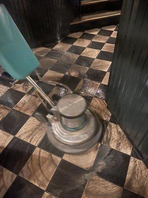 Restaurant floors deep clean