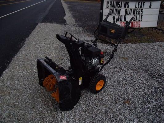 POULAN PRO PR624ES 24" SNOW THROWER - ELECTRIC START