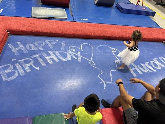 Trampoline, gymnastics, birthday party.