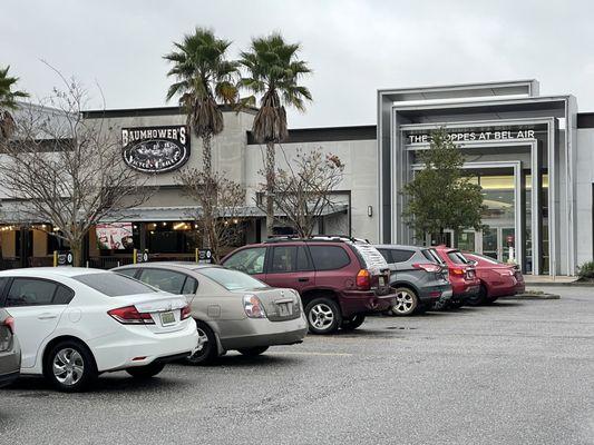 Mall Entrance and Baumhowers