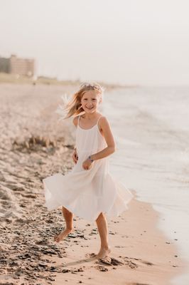 Extended Family Photography at Beachwalk Beach by Alyssa Staats Photography