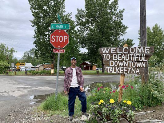 The Welcome to Talkeetna sign.