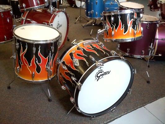 Those Gretsch drums are on fire!