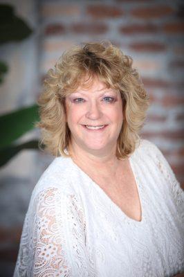 Eileen Kelsall - Real Estate Broker, Realtor®