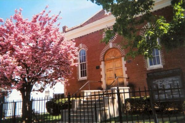 The Adams Street Shul