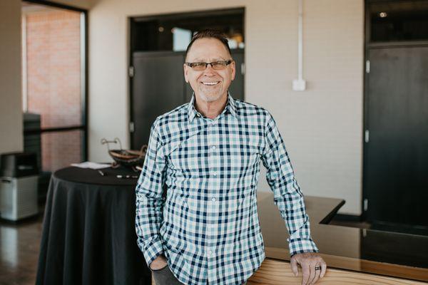 Meet the pastors of Candlewood Church Omaha https://candlewoodchurch.org/about-us/pastors