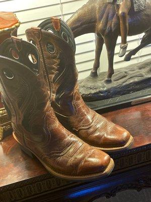 Great pair of well worn Ariats