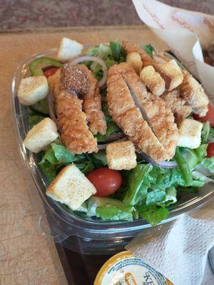 Crispy chicken garden salad