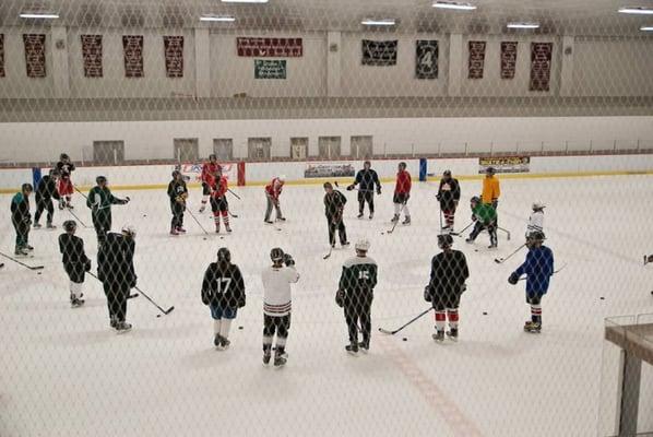 Adult Public Hockey, Simoni Ice Rink