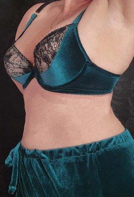 Emerald velvet bra and lounge set