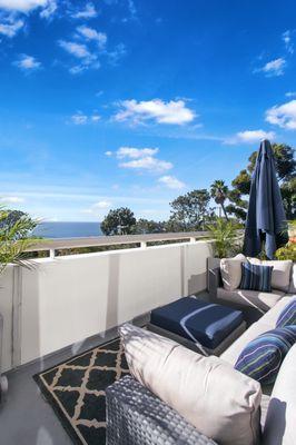 Hydration deck with an ocean view in Laguna Beach