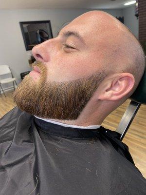 Beard shape up and edge