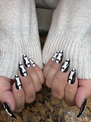 Halloween nails bones