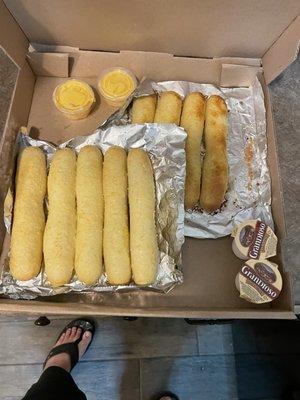 2 orders of breadsticks