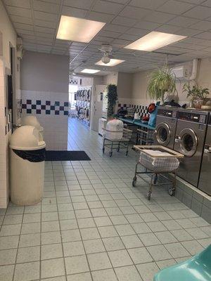 Avenue Laundromat