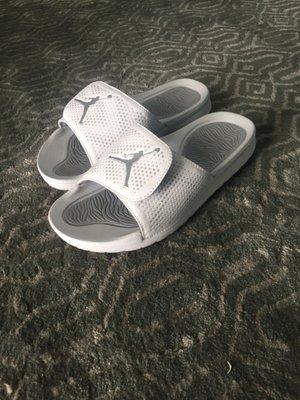 Shoutout to Xavier for making my first purchase on a pair of Jordan slides an excellent one.