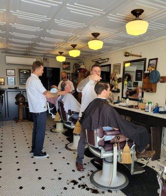 The Kings Club Barbershop