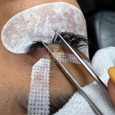 lash extension (key to retention is isolation)