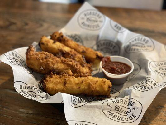 6 come in the order. Look how big these cheese sticks are!