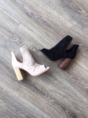 our favorite peep toe boots to complete your fall outfit!