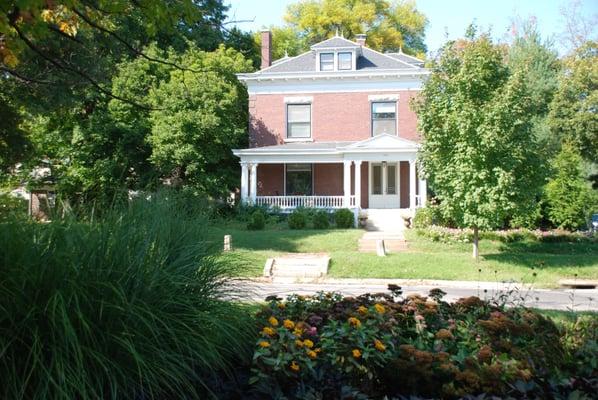 Exterior of the Runaway Pony B&B