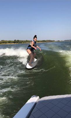 Wake surf