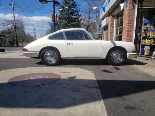 1969 porsche 911 carburetor repair.