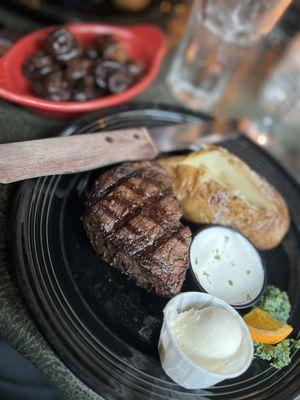 Filet with a side of mushrooms