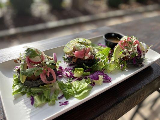 I had these sopes the other day and they were so delicious and the flavors all Compliment each other 10/10 recommend