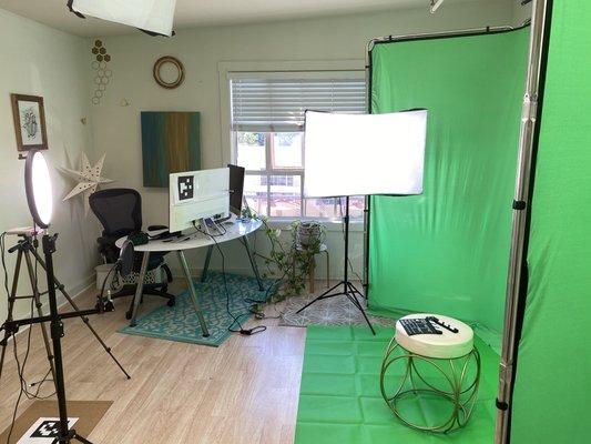 Green Screen Photo Video station with many lights.