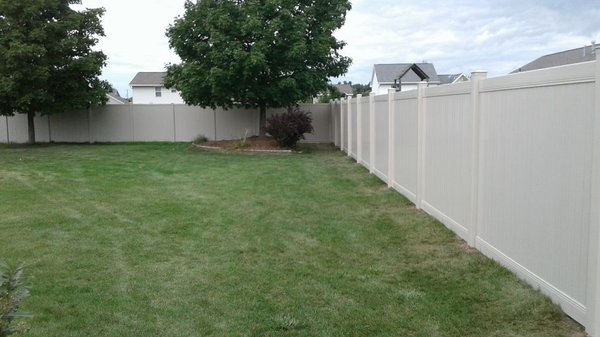 6 ft. vinyl privacy fence