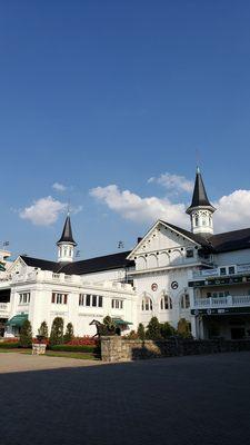 Views! Churchill Downs' Millionaires Row was the location of the 2019 Taste of South Louisville!