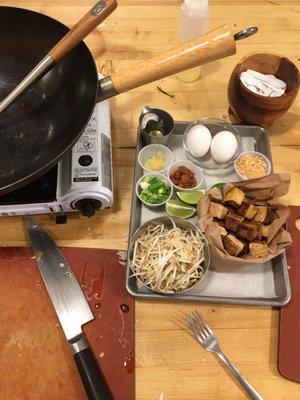 Prepared tray for the Pad Thai