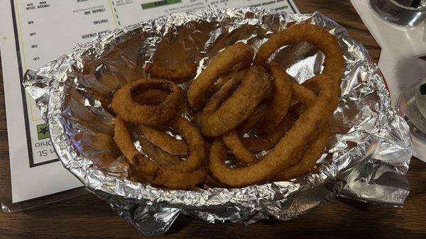 Onion rings fried perfectly