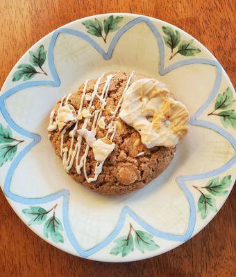 Pumpkin Chai Cookie! Yes, that's a pumpkin chai flavored pretzel on top. :D