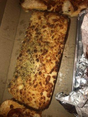 They kinda burnt my pizza and cheesy bread too.