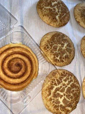 Cinnamon roll
Snickerdoodle