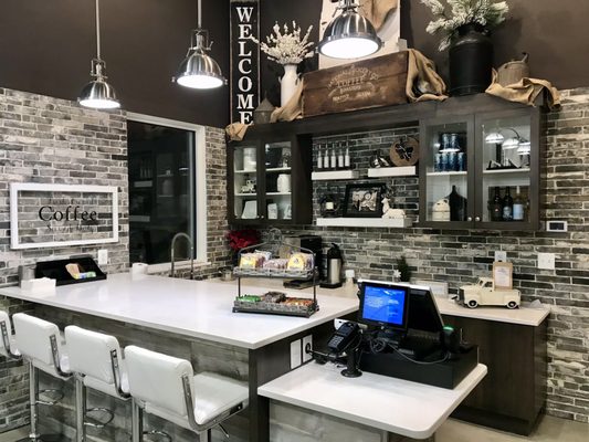 BriteWash Auto Wash Leesburg/Loudoun interior lobby with coffee bar