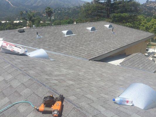 Instalación de shingles roof