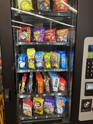 Vending machine for snacks