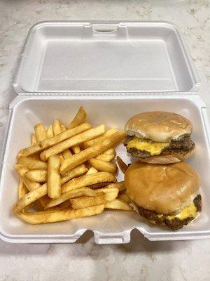 Cheeseburger sliders & fries.