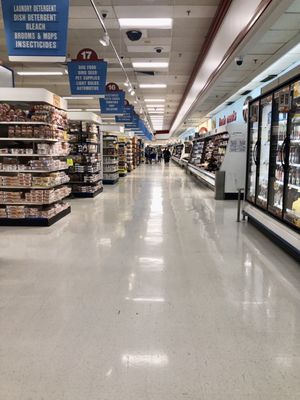 ShopRite Brookfield CT. Older store, clean and well kept.