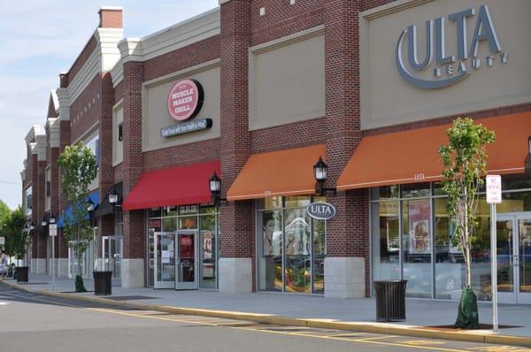 Summerhill Square Shopping Center in East Brunswick, New Jersey. Owned and managed by Pagano Real Estate.