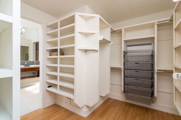 Everyone needs a closet like this!  #HouseForSaleLonoke  #HomeAndHangarForSale#AviationHome  #AirParkHoneForSale  #HomeGirl