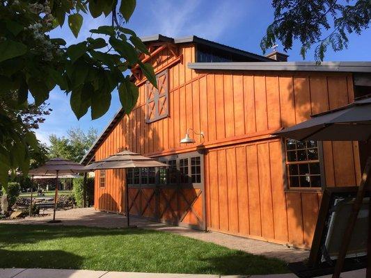 This rustic but modern barn has it's own sound system and tables/chairs to seat up to 200.